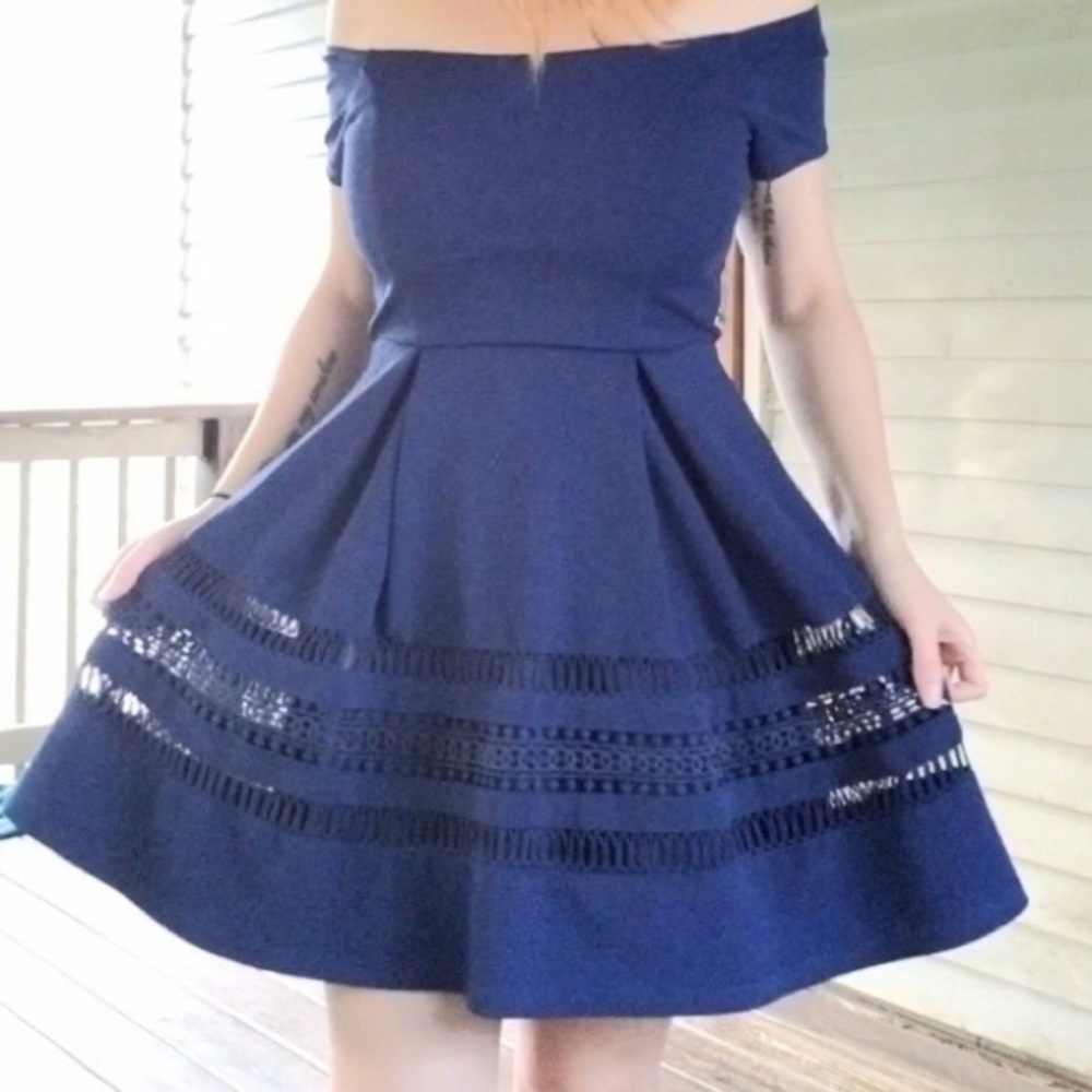 Francesca's Alaina Off Shoulder‎ A-line Dress Women Size Medium Lined Back Zip